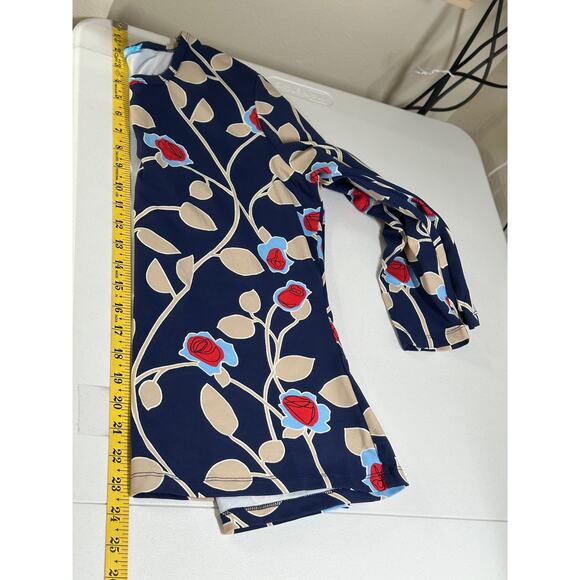 J McLaughlin Top Women Medium Navy Rose Floral Catalina Cloth Bold Summer Preppy - Picture 11 of 11